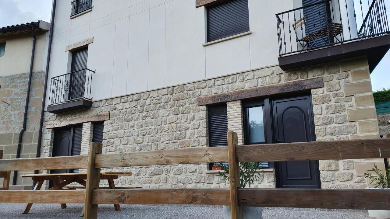 Apartamentos Virgen De Tironcillo Cuzcurrita-Río Tirón Eksteriør bilde
