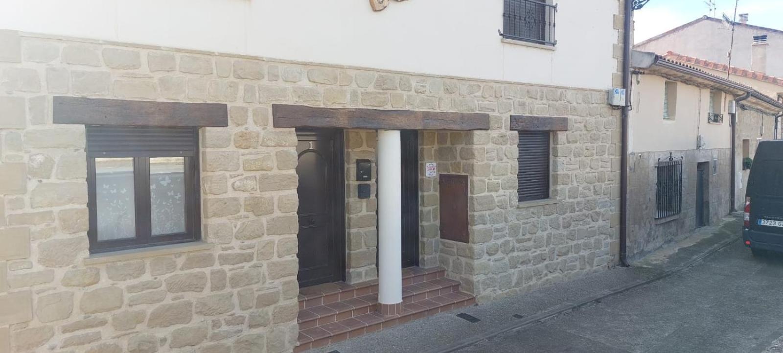 Apartamentos Virgen De Tironcillo Cuzcurrita-Río Tirón Eksteriør bilde
